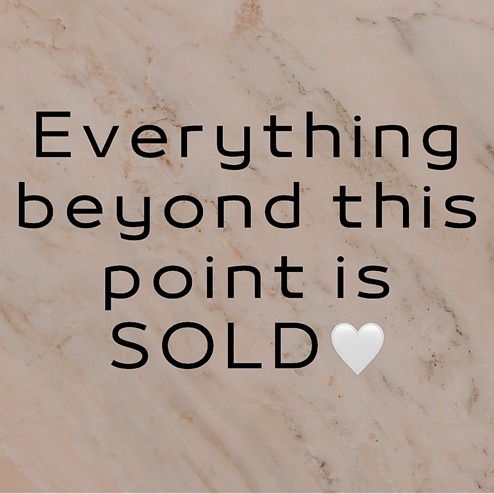SOLD🤍
